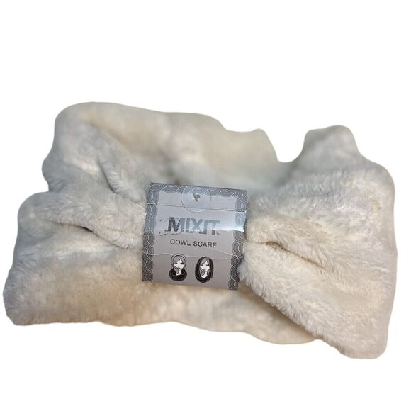 Women Cozy Scarf  / One Size / Snowdrift SET OF 2 ONE BROWN ONE BEIGE  New - Picture 2 of 16